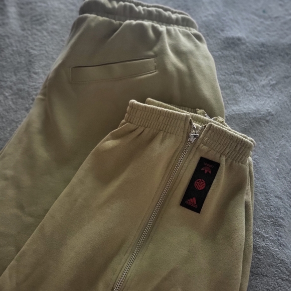 NEW Adidas sweats XL - Picture 4 of 4